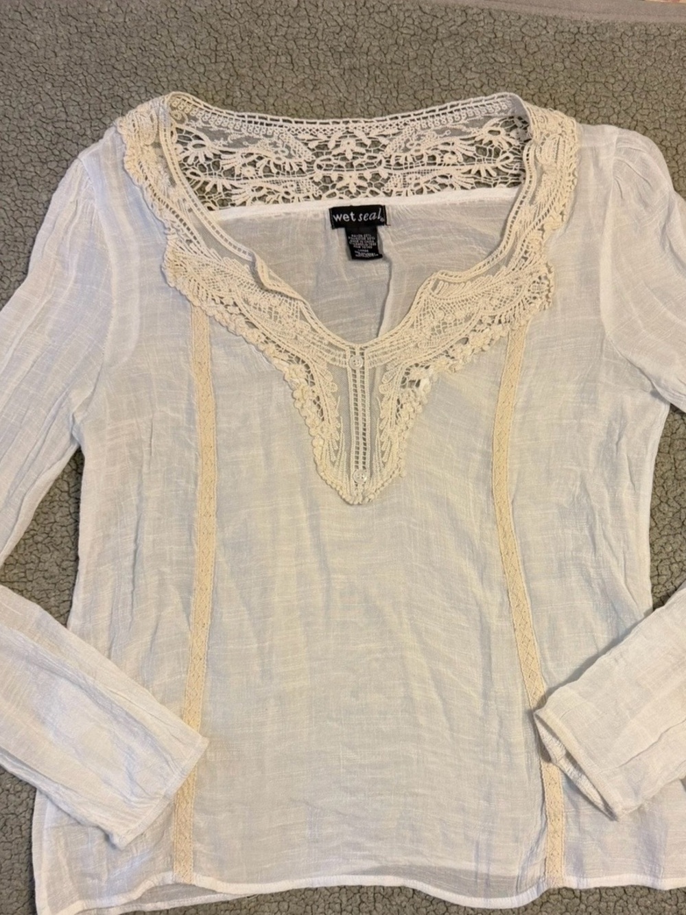 Wet Seal Cream Crochet-Trim Long Sleeve Blouse Vintage & Exec. Cond.